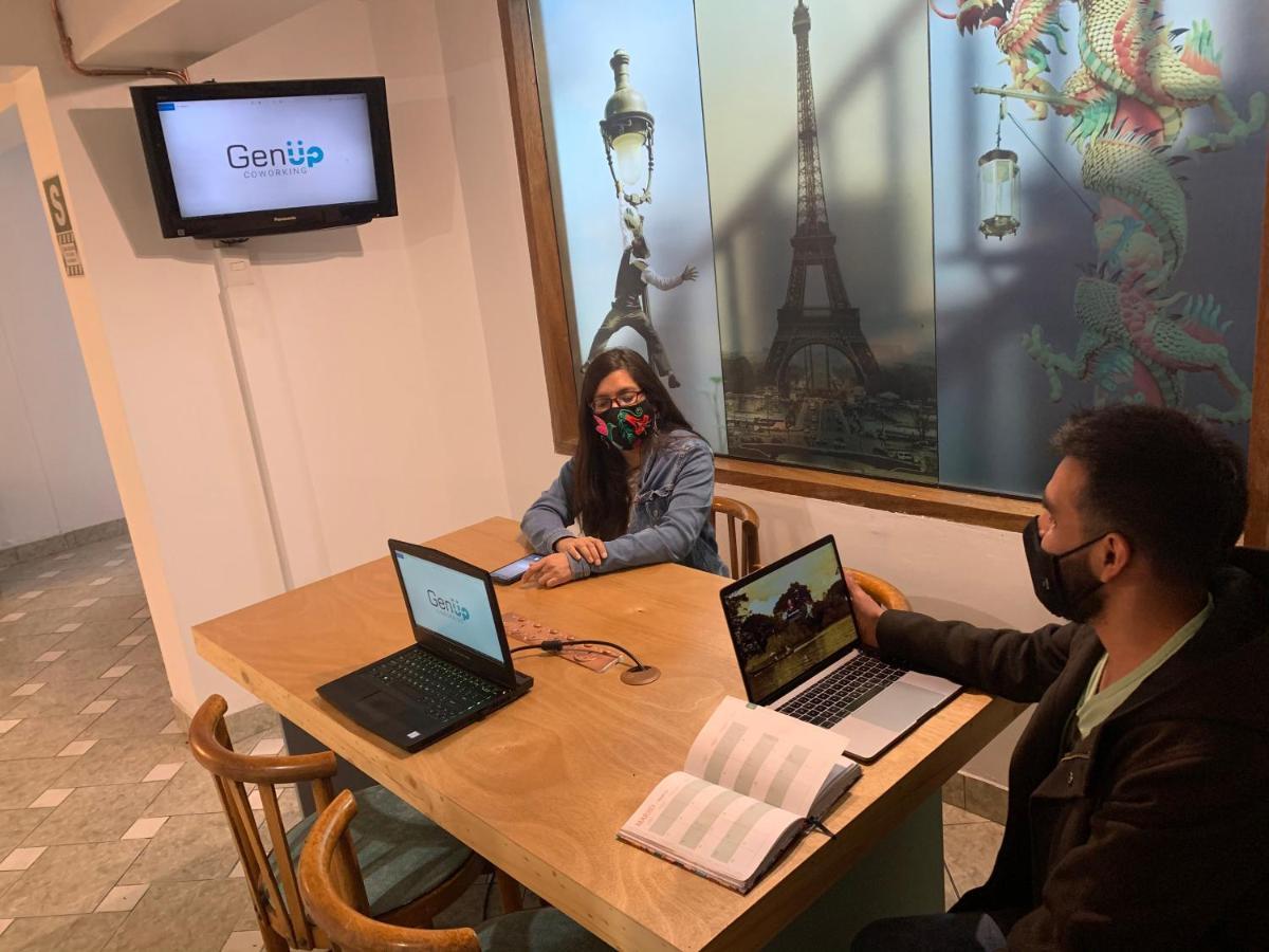 Alojamento de Acomodação e Pequeno-almoço Aticos With Coworking